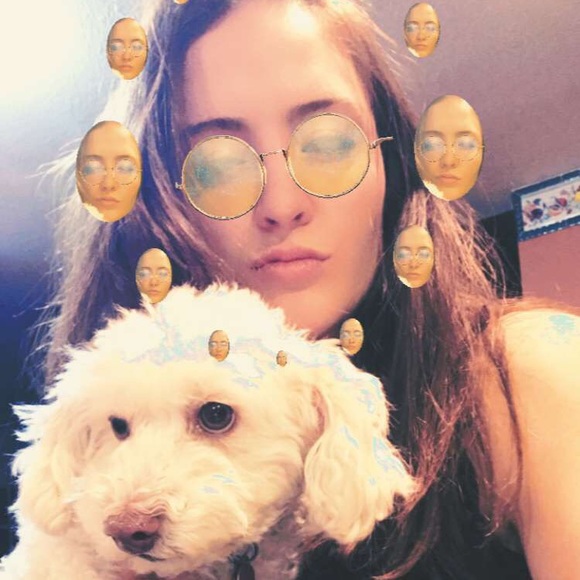 Meet your Posher, Emily - Picture 1 of 1